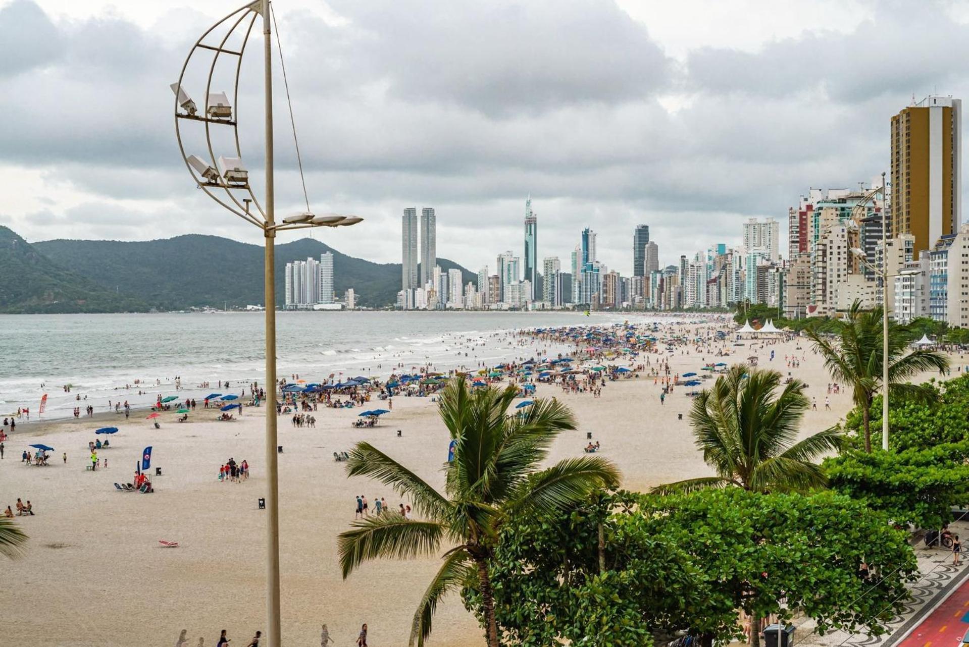 Apto Pe Na Areia Com Linda Vista Frente Mar Cel403 Apartment บัลเนอาริโอ กังโบริว ภายนอก รูปภาพ